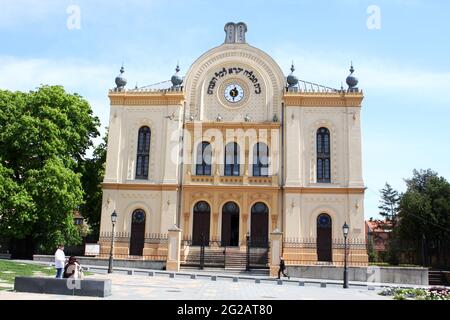 Synagogue à Pecs, Hongrie sur la Place Kossuth. Banque D'Images