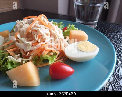 Salade mixte avec œuf dur. Photo de stock Banque D'Images