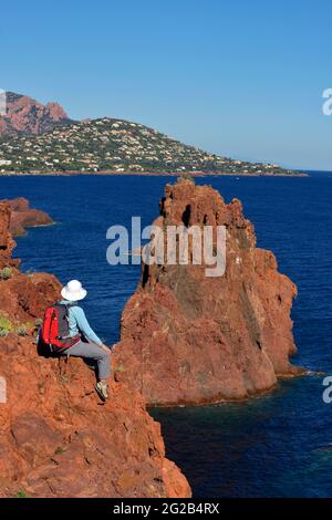 FRANCE, VAR ( 83 ), SAINT RAPHAËL, MONTAGNE DE L'ESTEREL, TREK AU CAP DRAMONT Banque D'Images