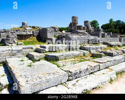 Temple de Mens Bona, la divine personnification de la mémoire (mens) et symbolisait la dette de gratitude due par les anciens esclaves à leurs maîtres et par implication de Paestum à Rome - zone archéologique de ​​Paestum - Salerno, Italie Banque D'Images
