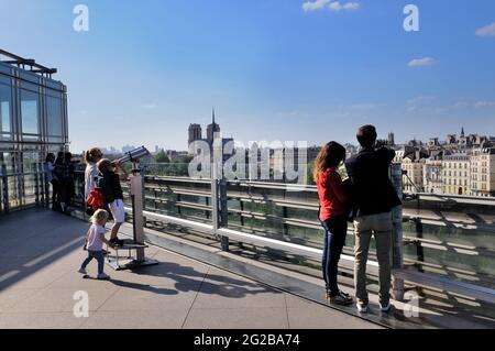 FRANCE, PARIS (75) 5ÈME ARRONDISSEMENT, LES QUAIS DE LA SEINE, INSTITUT DU MONDE ARABE, VUE DE LA TERRASSE (AVANT LE SPECTACULAIRE 15 AVRIL 2019 F Banque D'Images