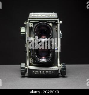 MAMIYA c220 appareil photo reflex à deux objectifs de format moyen. Banque D'Images