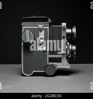 MAMIYA c220 appareil photo reflex à deux objectifs de format moyen. Banque D'Images