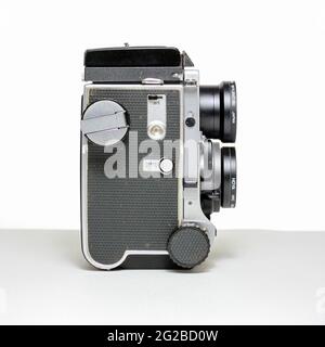 MAMIYA c220 appareil photo reflex à deux objectifs de format moyen. Banque D'Images