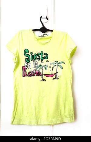 Vintage années 90 t-shirt espagnol Siesta en la Playita (Siesta on the Beach) Banque D'Images
