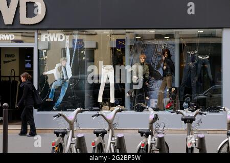 FRANCE, PARIS (75) 11 ÈME ARRONDISSEMENT, QUARTIER BASTILLE, RUE DE CHARONNE Banque D'Images