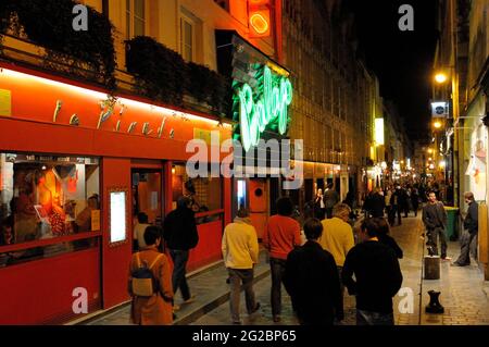FRANCE, PARIS (75) 11 ÈME ARRONDISSEMENT, QUARTIER BASTILLE, BARS ET RESTAURANTS DE LA RUE DE LAPPE Banque D'Images