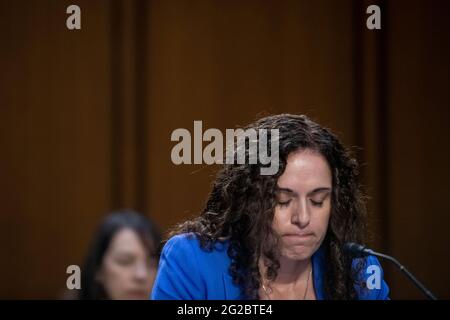 Washington, États-Unis d'Amérique. 09e juin 2021. Christine Abizaid comparaît devant une audience du Comité sénatorial des renseignements pour sa nomination au poste de directrice du Centre national de lutte contre le terrorisme, Bureau du directeur du renseignement national, dans l'édifice Hart Senate Office à Washington, DC, le mercredi 9 juin 2021. Crédit: Rod Lamkey/CNP/Sipa USA crédit: SIPA USA/Alay Live News Banque D'Images