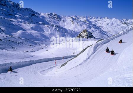 FRANCE, SAVOIE (73) VALLÉE DE BELLEVILLE, DOMAINE SKIABLE DE TROIS VALLEES, STATION DE SKI DE VAL THORENS, PISTE DE LUGE Banque D'Images