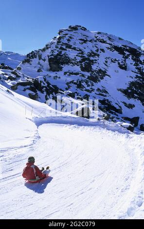 FRANCE, SAVOIE (73) VALLÉE DE BELLEVILLE, DOMAINE SKIABLE DE TROIS VALLEES, STATION DE SKI DE VAL THORENS, PISTE DE LUGE Banque D'Images