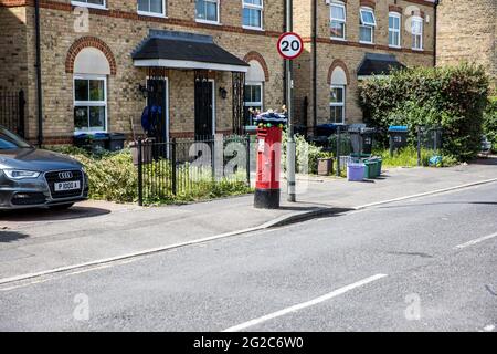 Bombardement de fils sur des boîtes postales à colliers Wood South London. Banque D'Images