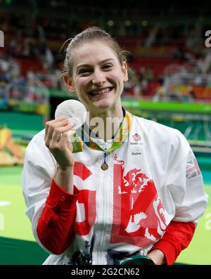 Photo du dossier datée du 12-08-2016 de la page Bryony de Grande-Bretagne et la médaille d'argent du trampoline féminin aux Jeux Olympiques de Rio, Brésil. Date de publication : jeudi 10 juin 2021. Banque D'Images