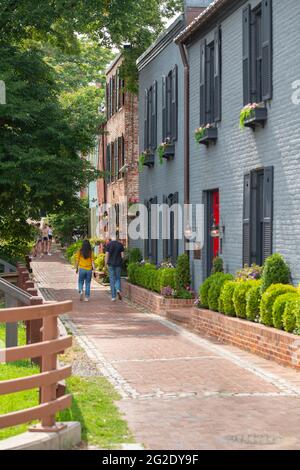 États-Unis, Washington DC Georgetown vieilles maisons le long du chemin de halage du canal C & O maintenant un passage Banque D'Images