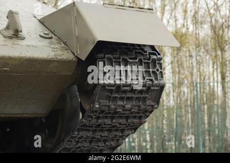 Chenilles du réservoir. Équipement militaire. Un tank de la Seconde Guerre mondiale. Force militaire lourde. Banque D'Images