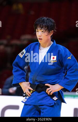 Yoko Ono bleu femme 70 kg au Japon contre Sanne Van Dijke blanc femme 70 kg en demi finale Photo Stock Alamy