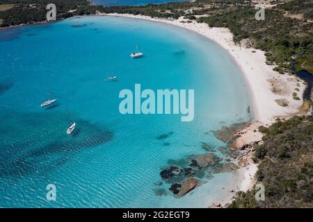 FRANCE. CORSE DU SUD (2A) BAIE DE RONDINARA (VUE AÉRIENNE) Banque D'Images