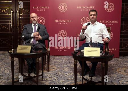 Non exclusif: KIEV, UKRAINE - 10 JUIN 2021 - Casino milliardaire Ñlient Directeur de service Andrii Parkhomenko et directeur de Casino milliardaire Compas Banque D'Images