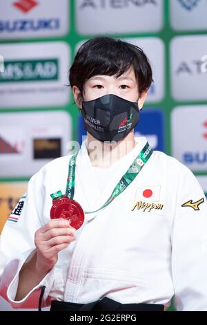 Cérémonie de remise des prix de la femme de Yoko Ono -70 kg au Japon lors des Championnats du monde de judo 2021 à Budapest Sports Arena, en Hongrie, le 10 juin 2021 Banque D'Images