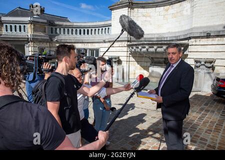 Le président du ministre flamand, Jan Jambon, s'adresse à la presse en prévision d'une réunion du conseil des ministres du gouvernement flamand lors de la réunion du ministre-président Banque D'Images