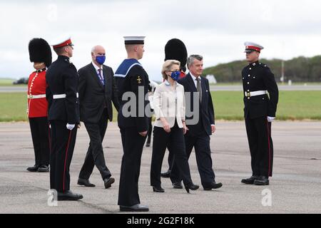 Le président de la Commission européenne, Ursula von der Leyen, arrive à l'aéroport de Cornwall de Newquay avant le sommet du G7. Date de la photo: Jeudi 10 juin 2021. Banque D'Images