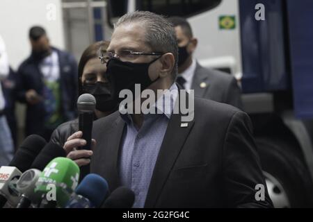 Sao Paulo, Brésil. 11 juin 2021. (INT) l'administration du vaccin Coronavac 800,000 par le gouverneur de Sao Paulo. 11 juin 2021, Sao Paulo, Brésil : Le Gouverneur de Sao Paulo, Joao Doria, Jean Gorinchteyn, Secrétaire de la Santé de Sao Paulo, Dimas Covas, Directeur de l'Institut Butantan, a accompagné la livraison de plus de 800,000 doses de Coronavac, vaccin Butantan contre le coronavirus au PNI (Programme national de vaccination) du Ministère de la Santé. Crédit : Leco Viana /Thenews2 crédit : Leco Viana/TheNEWS2/ZUMA Wire/Alamy Live News Banque D'Images