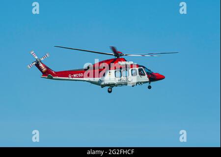 Agusta AW139, G-MCSD sur un vol d'essai à partir de l'aéroport d'Aberdeen Dyce. Banque D'Images