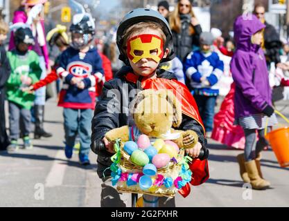 Toronto 2016 Lions Club Plages Easter Parade célèbre son 50e anniversaire dans la rue Queen Est pendant le dimanche de Pâques Banque D'Images