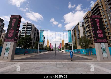 Une vue générale à l'extérieur du stade Wembley, Londres, qui se prépare à accueillir les prochains matchs de l'UEFA Euro 2020. Date de la photo: Vendredi 11 juin 2021. Banque D'Images