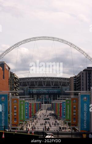 Une vue générale à l'extérieur du stade Wembley, Londres, qui se prépare à accueillir les prochains matchs de l'UEFA Euro 2020. Date de la photo: Vendredi 11 juin 2021. Banque D'Images