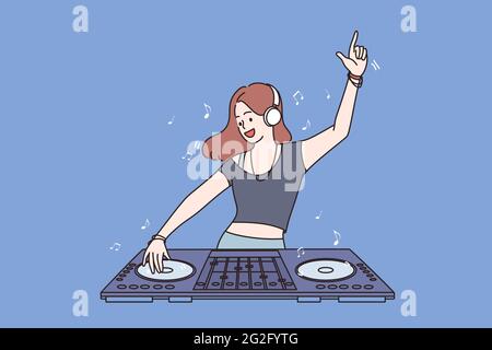 Travailler comme dj dans le concept de club. Jeune fille souriante teen personnage de dessin animé debout et de fabrication de mélange musical avec l'équipement spécial et de travail comme dj sentiment amusant illustration vectorielle Illustration de Vecteur