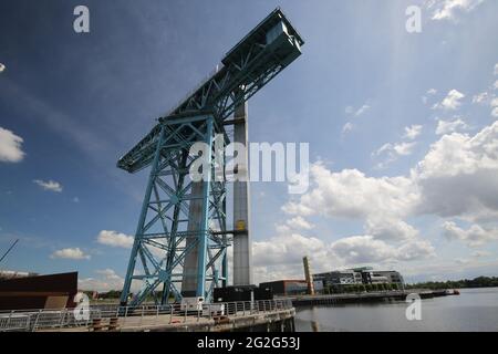 Titan Clydebank, plus connu sous le nom de Titan Crane, est une grue en porte-à-faux de 150 pieds de haut (46 m) à Clydebank, West Dunbartonshire, en Écosse. Banque D'Images