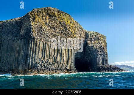 Fingal's Cave, île de Staffa, Hébrides intérieures, Écosse. Banque D'Images