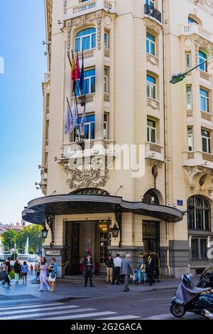 Entrée principale. Le Westin Palace Madrid, Hotel Palace, est un hôtel de luxe situé à Centro à Madrid, en Espagne, sur la Carrera de San Jerónimo, avec exter Banque D'Images