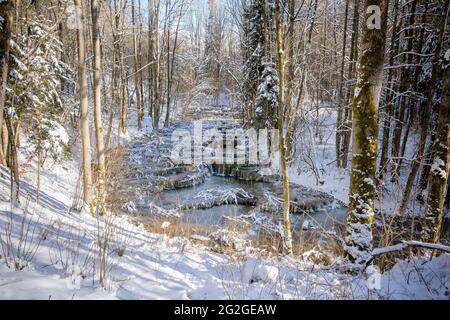 Lillachquelle en hiver, Suisse franconienne, Franconie, Bavière Banque D'Images