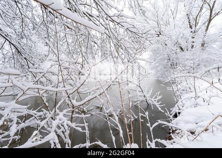 Paysage hivernal enneigé en Bavière Banque D'Images