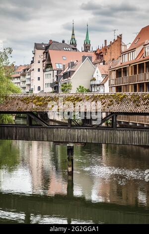 Vieille ville de Nuremberg, Allemagne. Pont sur la rivière Pegnitz Banque D'Images