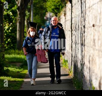 RDS Arena, Dublin, Leinster, Irlande. 11 juin 2021. Rainbow Cup Rugby, Leinster versus Dragons ; les supporters de Leinster arrivent à la RDS Arena crédit: Action plus Sports/Alay Live News Banque D'Images