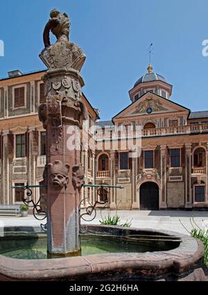 Fontaine, Château préféré, Rastatt, Bade-Wurtemberg, Allemagne Banque D'Images