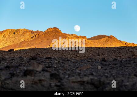 Vue magnifique depuis la route de l'artiste dans le parc national de la Vallée de la mort, Californie, États-Unis Banque D'Images