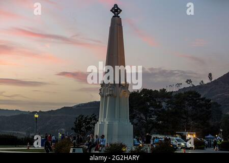 Célèbre bâtiment du musée de l'observatoire Griffith sur les collines d'Hollywood à Los Angeles, Californie, États-Unis Banque D'Images