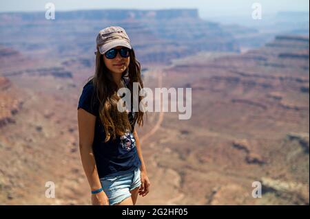 Vue sur Shafer Canyon dans le parc national de Canyonlands, Utah, États-Unis Banque D'Images