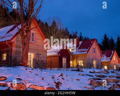 Maison de vacances Das Schierke HARZRESORT am Brocken, crépuscule, Harz, Saxe-Anhalt, Allemagne Banque D'Images