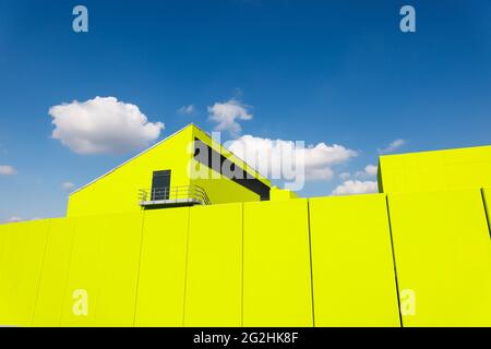 Oberhausen, région de la Ruhr, Rhénanie-du-Nord-Westphalie, Allemagne - conversion d'Emscher, nouvelle construction de l'égout d'Emscher, ici la nouvelle station de pompage d'Oberhausen, la conversion écologique du système d'Emscher consiste en la construction d'un système central de traitement des eaux usées dans la région de la Ruhr, La construction des égouts et la renaturation de l'Emscher et de ses affluents . Banque D'Images