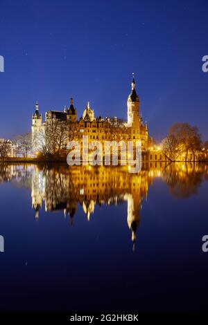 Europe, Allemagne, Mecklenburg-Ouest Pomerania, Schwerin, château, nuit Banque D'Images