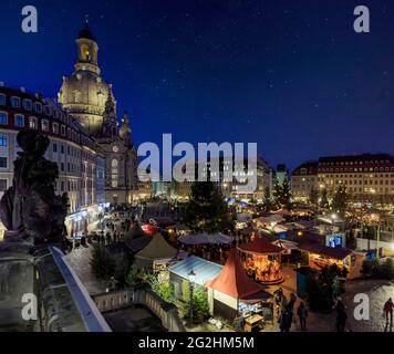 Arrivée sur le Neumarkt en face de la Frauenkirche Banque D'Images