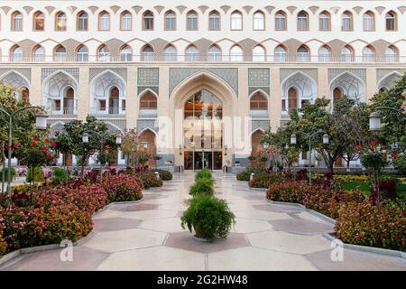 Hôtel Abbasi, jardin perse à Isfahan, Iran Banque D'Images