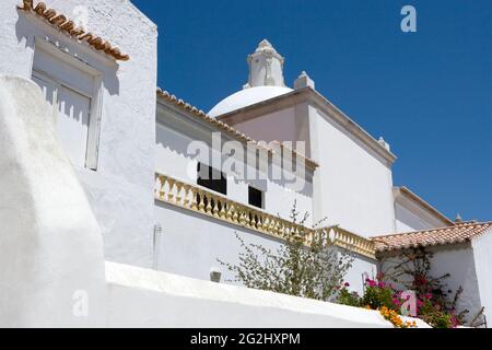 Albufeira, vieille ville, Cerro da Vila, maisons Banque D'Images