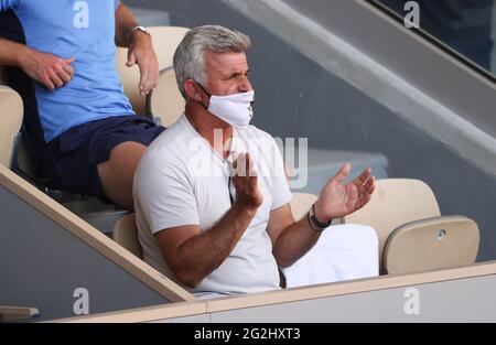 Paris, France. 11 juin 2021. Apostolos Tsitsipas, père et entraîneur de Stefanos Tsitsipas de Grèce pendant le jour 13 de Roland-Garros 2021, ouverture française 2021, un tournoi de tennis Grand Slam le 11 juin 2021 au stade Roland-Garros à Paris, France - photo Jean Catuffe/DPPI crédit: DPPI Media/Alay Live News Banque D'Images