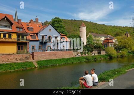 Rivière Tauber, Paar, Roter Turm, Kittsteintor ou Faultor, château de Wertheim, Wertheim, Bade-Wurtemberg, Allemagne Banque D'Images