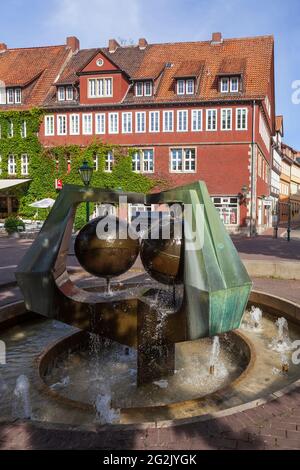 Maison à colombages à Ballhof avec fontaine, Hanovre, Basse-Saxe, Allemagne, Europe Banque D'Images